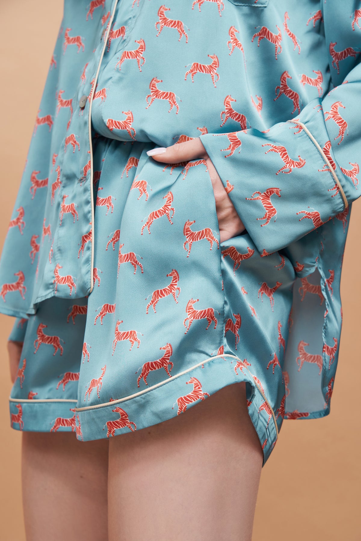 Короткий піжамний комплект Dreaming in the Wild — Azure Zebra